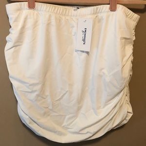 COPY - NWT White swim skirt with ruched sides. Si…